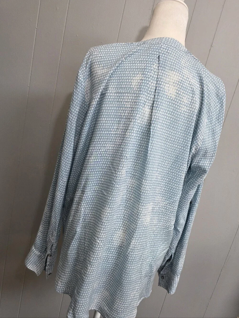 Lou & Grey Blue And White Geometric Print Button Top Size M - Picture 9 of 11